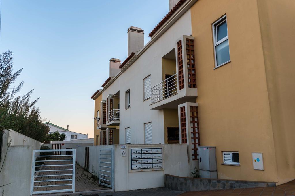 Apartments Baleal: Balconies And Pool Феррел Экстерьер фото