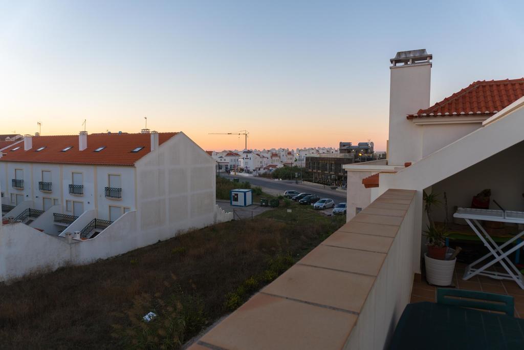 Apartments Baleal: Balconies And Pool Феррел Экстерьер фото